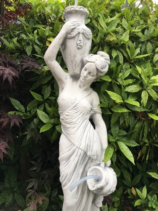 Statue Frau mit Wasserkrügen und Wasserspeier - 135 cm - Stein